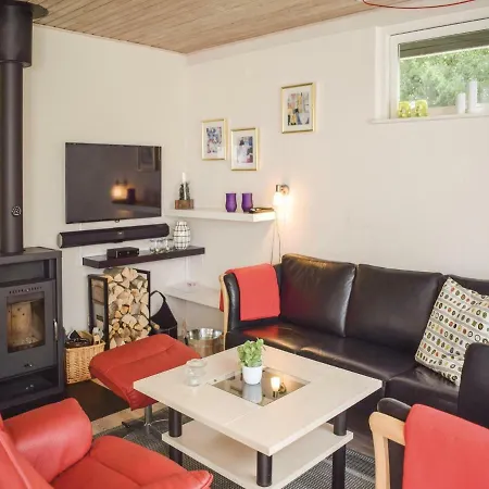 Feriehus Two-bedroom Holiday In
